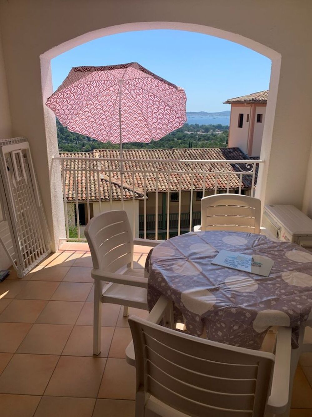   Vacances à Grimaud vue mer Climatisé fibre  Vacances  / Offres de location 