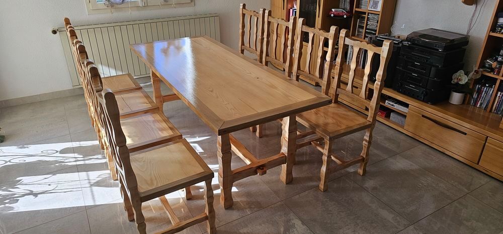TABLE ET CHAISES FABRICATION ARTISANALE PERSONALISEE UNIQUE Meubles