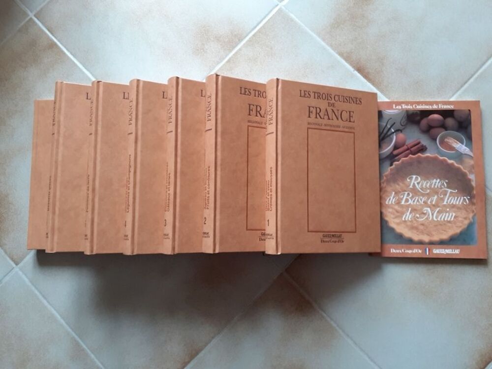 Les trois cuisines France &quot; Deux coqs d'or Gault Milliau Livres et BD