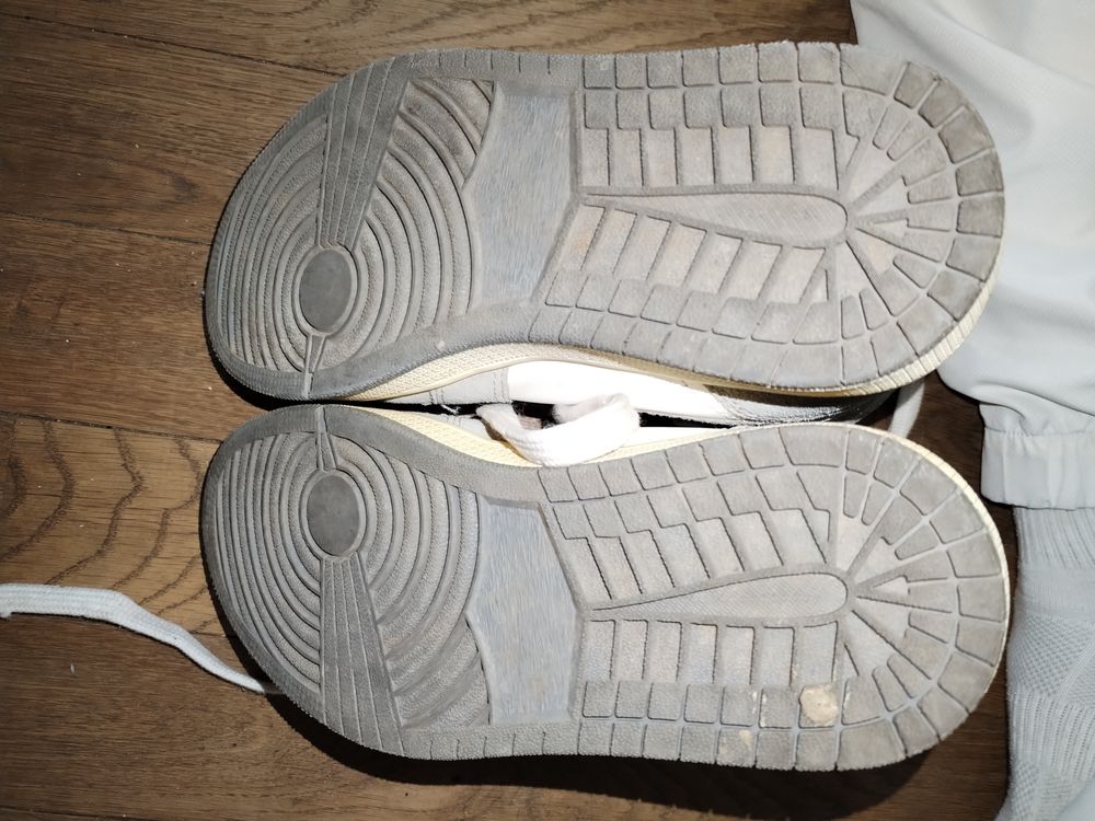 Basket NIKE AIR JORDAN (taille 39) Chaussures
