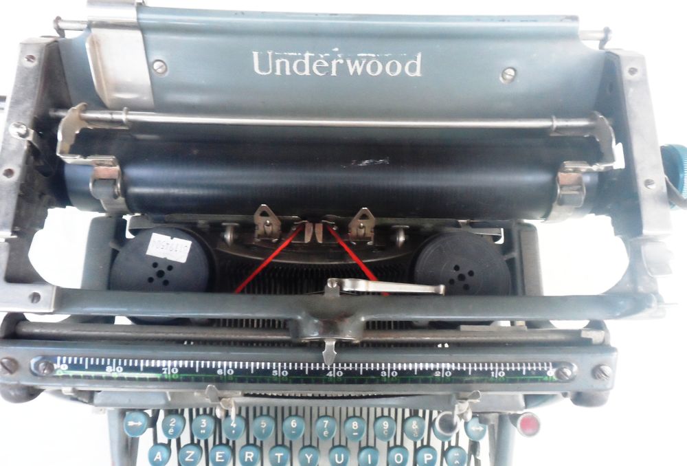 Machine &agrave; &eacute;crire UNDERWOOD N&deg; de s&eacute;rie 847630 - II AN 30/40 