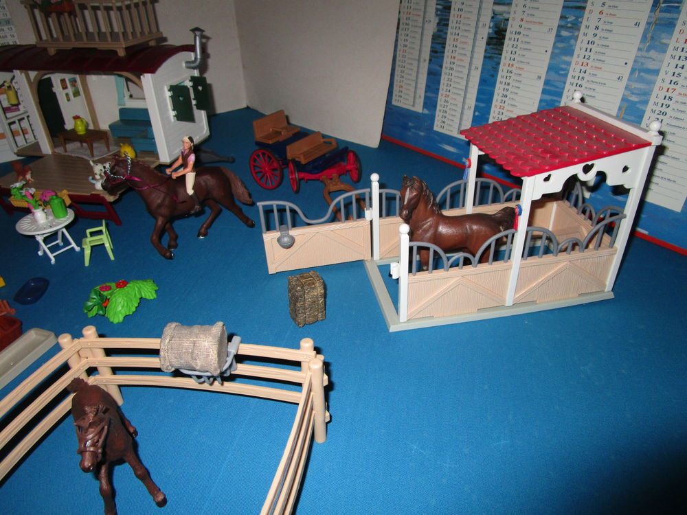 lot c5w77 roulotte +accessoires schleich Jeux / jouets