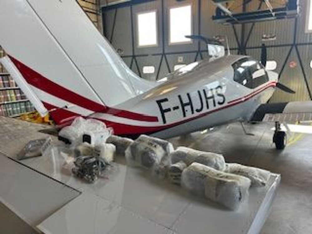 AVIATION LOT D'INSTRUMENTS DE BORD PROVENANT D'UN TB21TC Matériel informatique