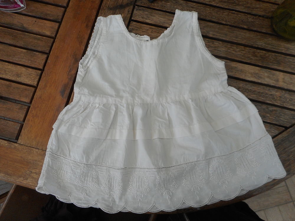 Ancienne robe fille blanche coton dentelle Puriculture