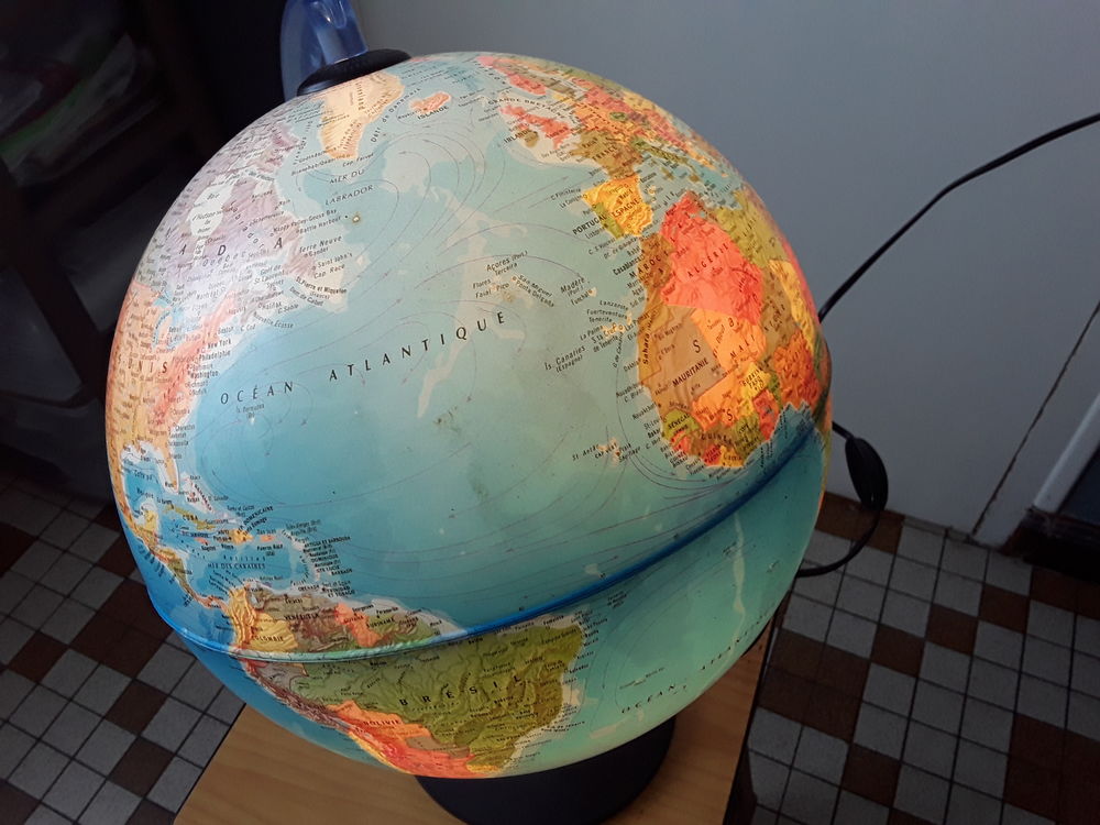 globe lampe de chevet Mobilier enfants