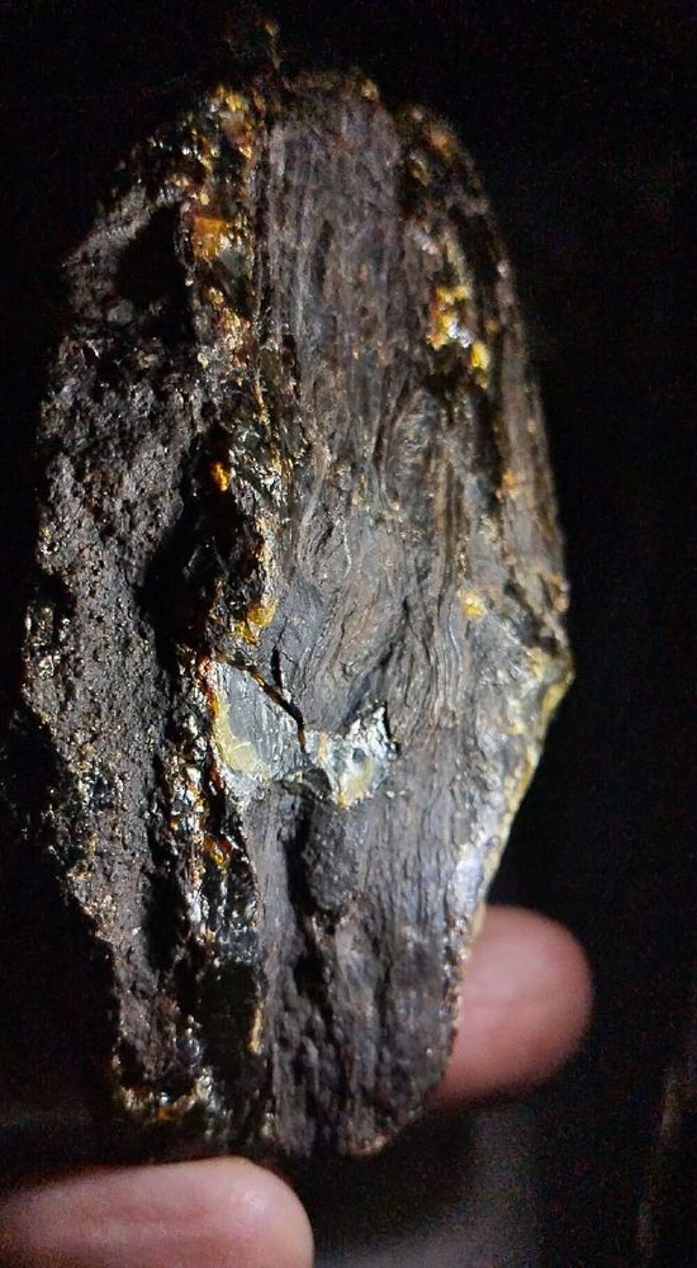 bloc d'ambre de Sumatra Indon&eacute;sie 140 g 