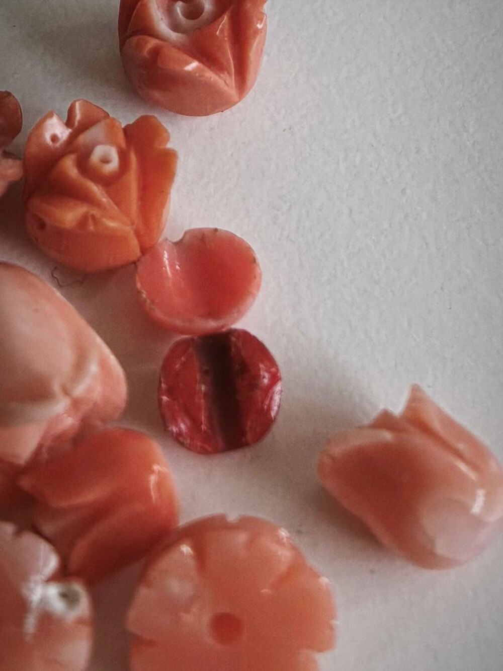 lot de perles et divers en corail 