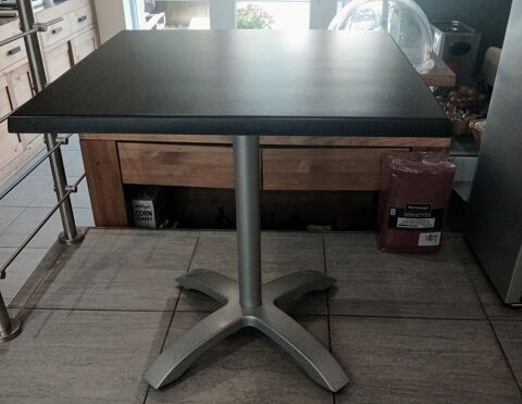 LOT DE 7 TABLES CARR&Eacute;ES RETIF 70X70 CM 550 39230 Saint-lothain