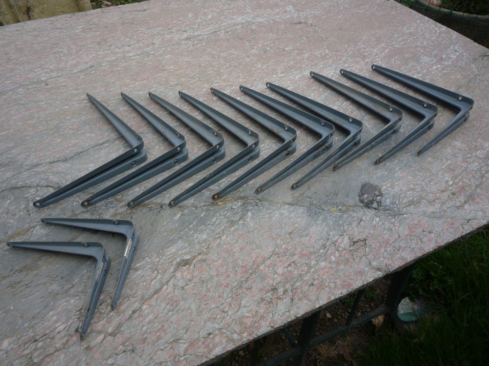 CONSOLE EMBOUTIE GRISE
Bricolage