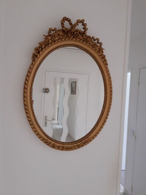 MIROIR OVALE AVEC MOULURES SCULPTEES DOREES 40 Metz (57)