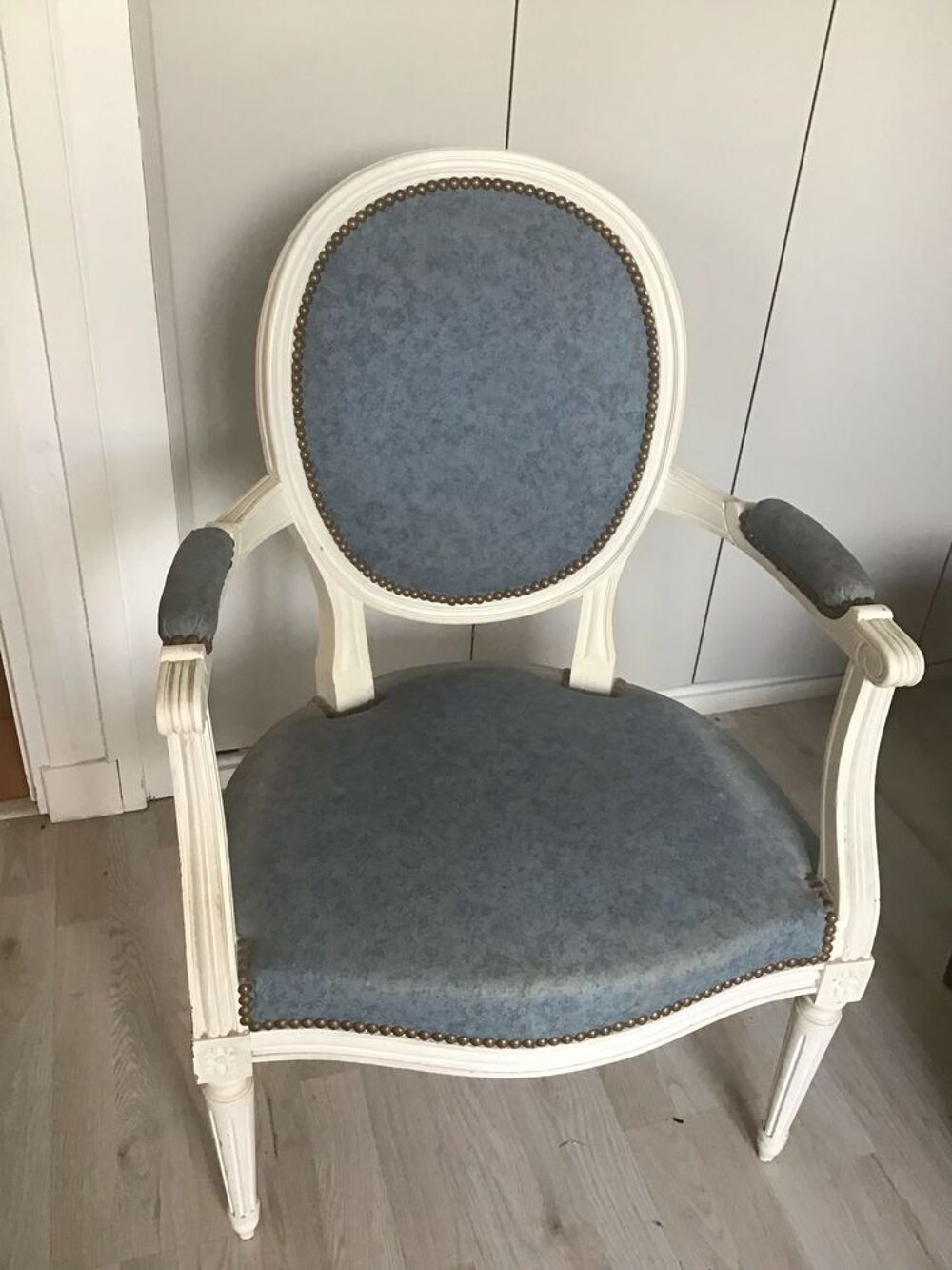 Fauteuil m&eacute;daillon style Louis XVI Meubles
