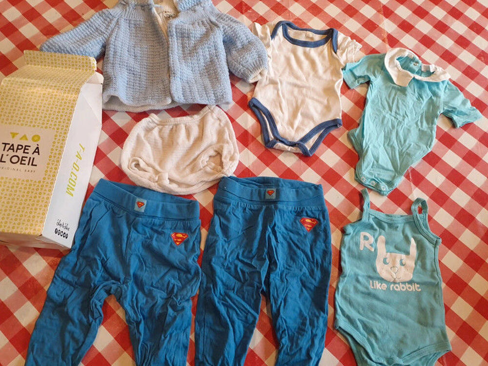 Lot boddies + 1 manteau - 1/3 mois Vêtements enfants