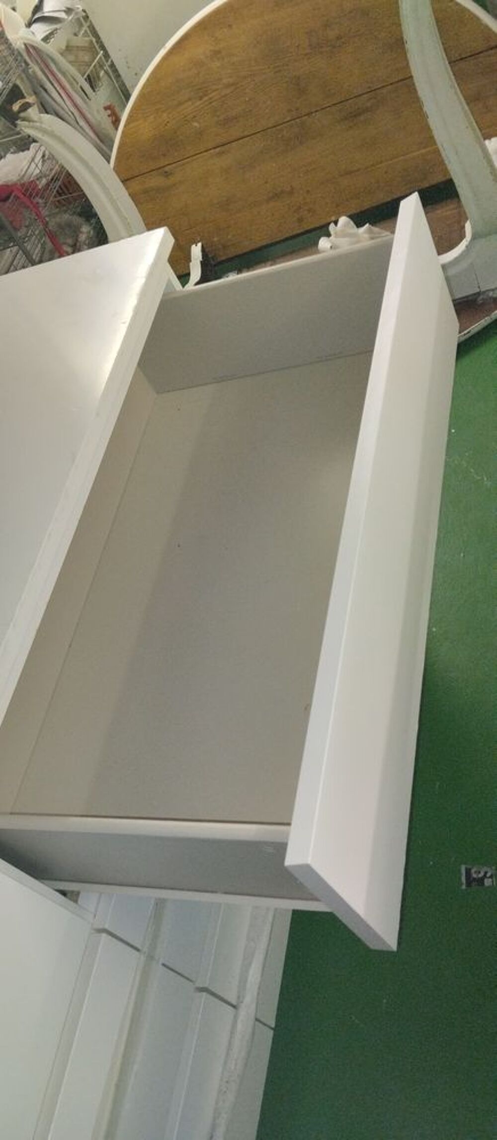 Meuble commode rangement 6 tiroirs.
Meubles