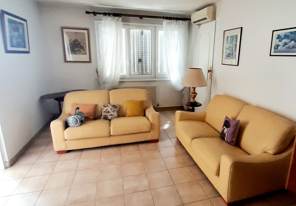 Vide appartement &agrave; St Priest Meubles