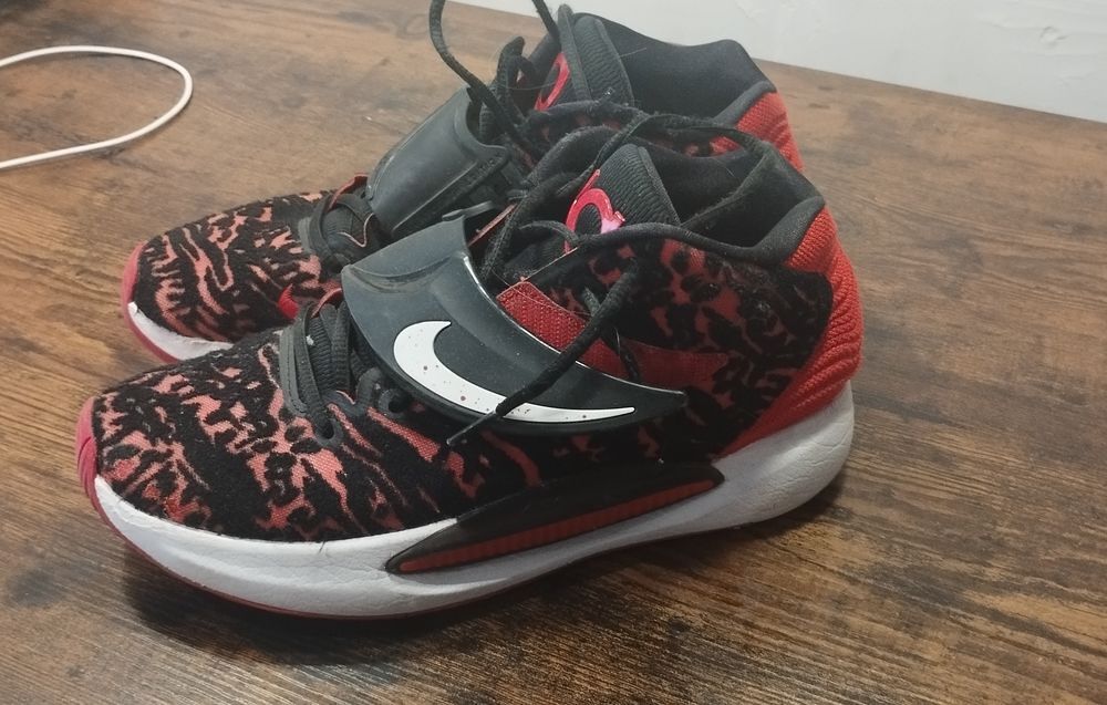 Basket rouge et noire Kevin Durant XIV Nike Chaussures