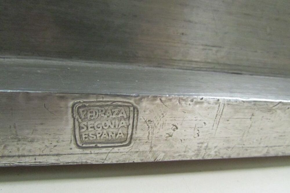 Miroir en &eacute;tain, avec motif grav&eacute; &agrave; l'acide. Décoration