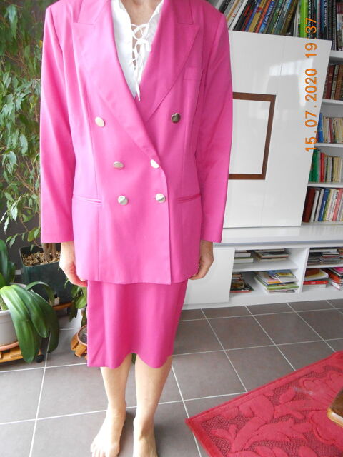 Tailleur (jupe) fuschia taille 44 doublé neuf 20 Marck (62)