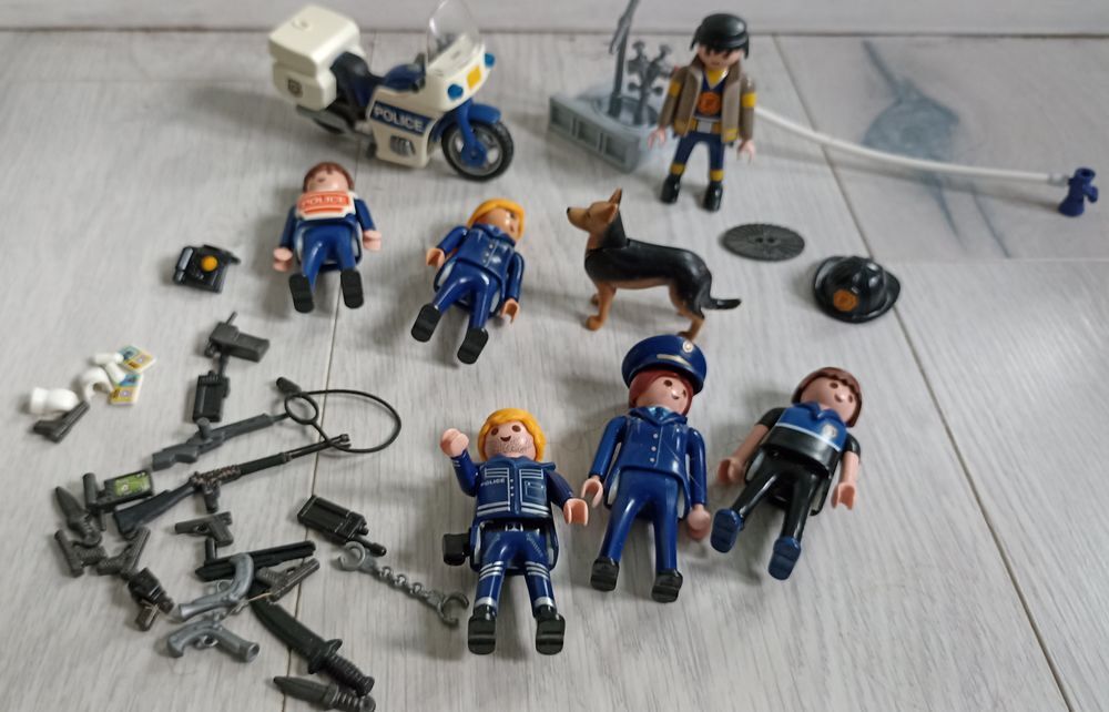 playmobil lot police
Lot playmobil police et pompier
Jeux / jouets