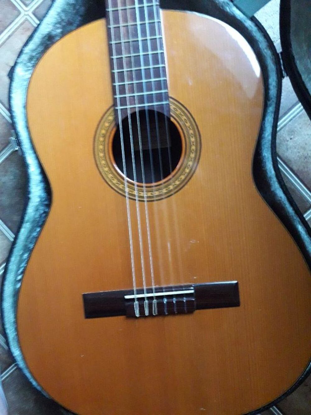 Guitare de Luthier Instruments de musique