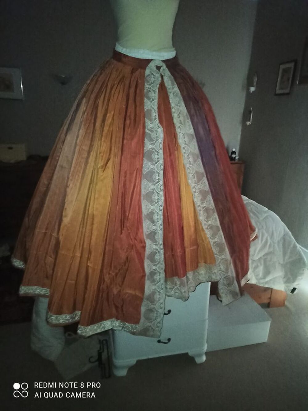 Robe pour danse 19eme crinoline Vêtements