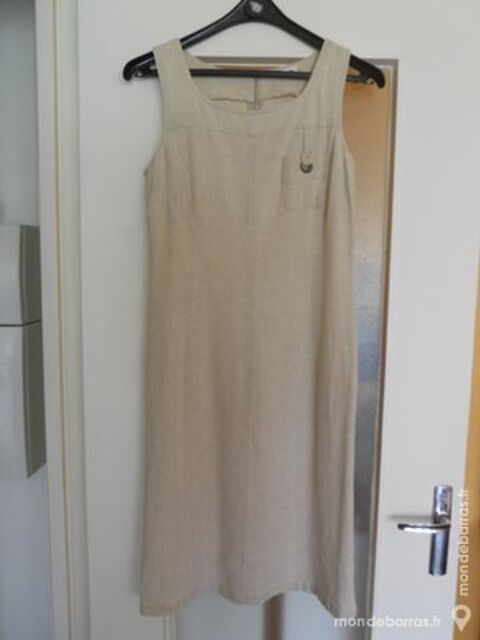 Robe mi-long beige taille 38 12 Rennes (35)