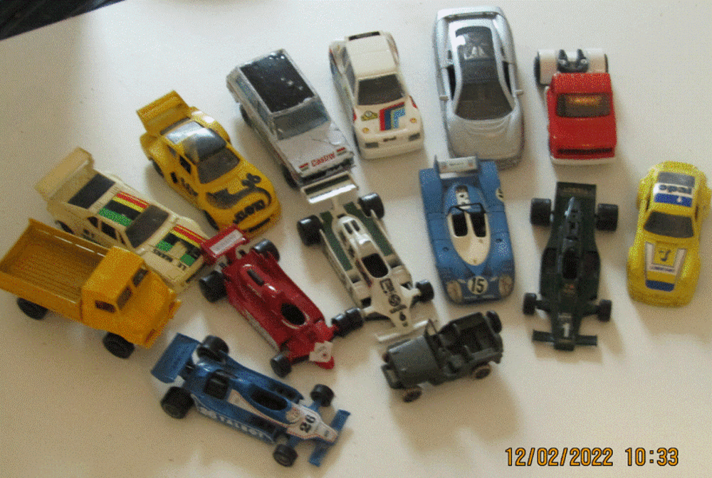 Lot 14 Voitures miniatures 1/43&egrave;me multi-marques ann&eacute;es 80 Jeux / jouets