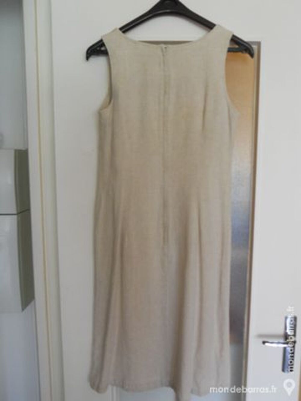 Robe mi-long beige taille 38 Vêtements