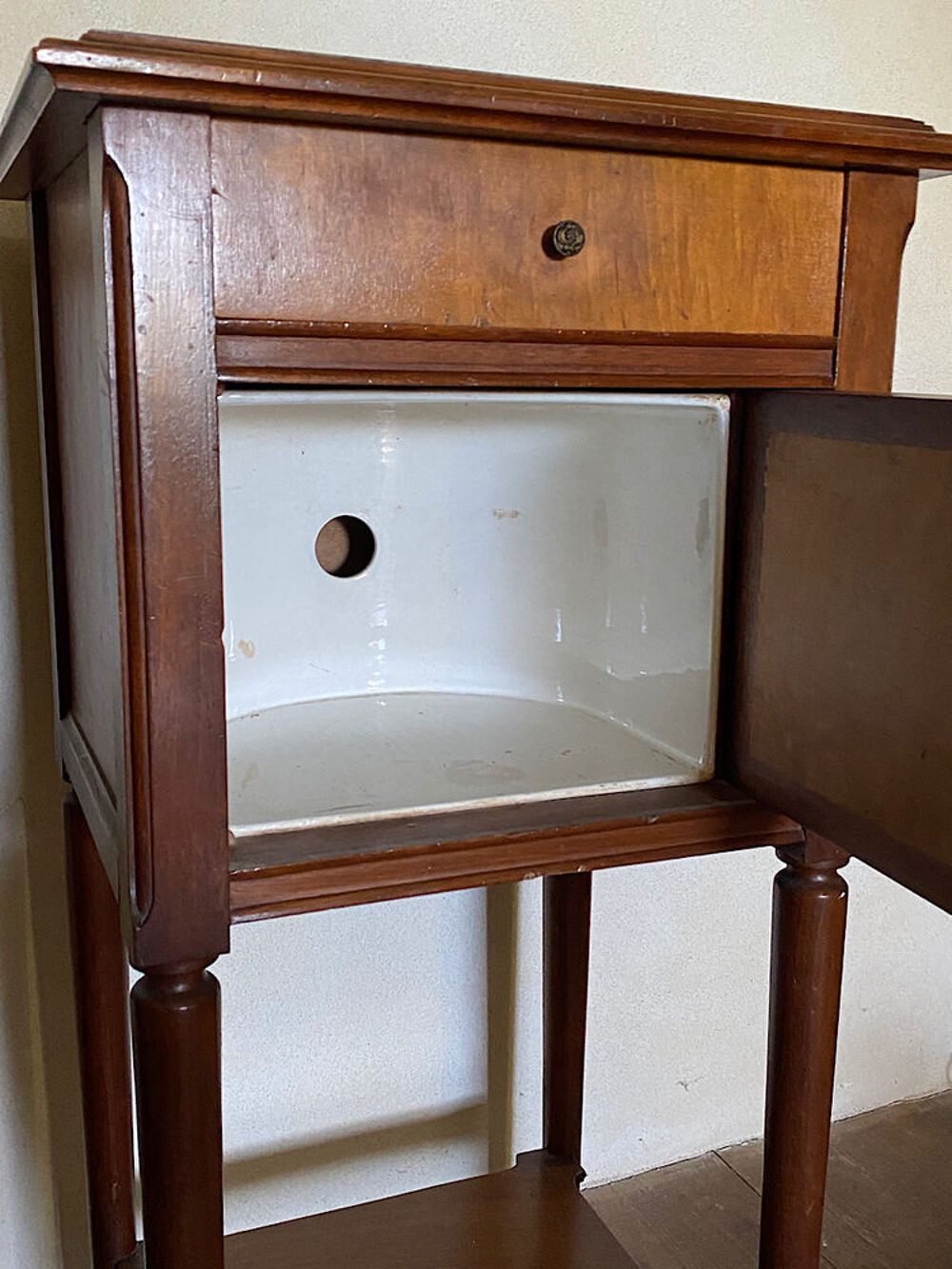Table de chevet style Louis XVI dessus marbre Meubles