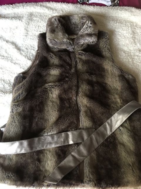veste gilet doublée fausse fourrure 35 Mandres-les-Roses (94)