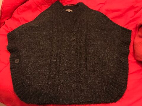 PULL CAPE  IN EXTENSO  Taille S  gris foncé 14 Saint-Genis-Laval (69)