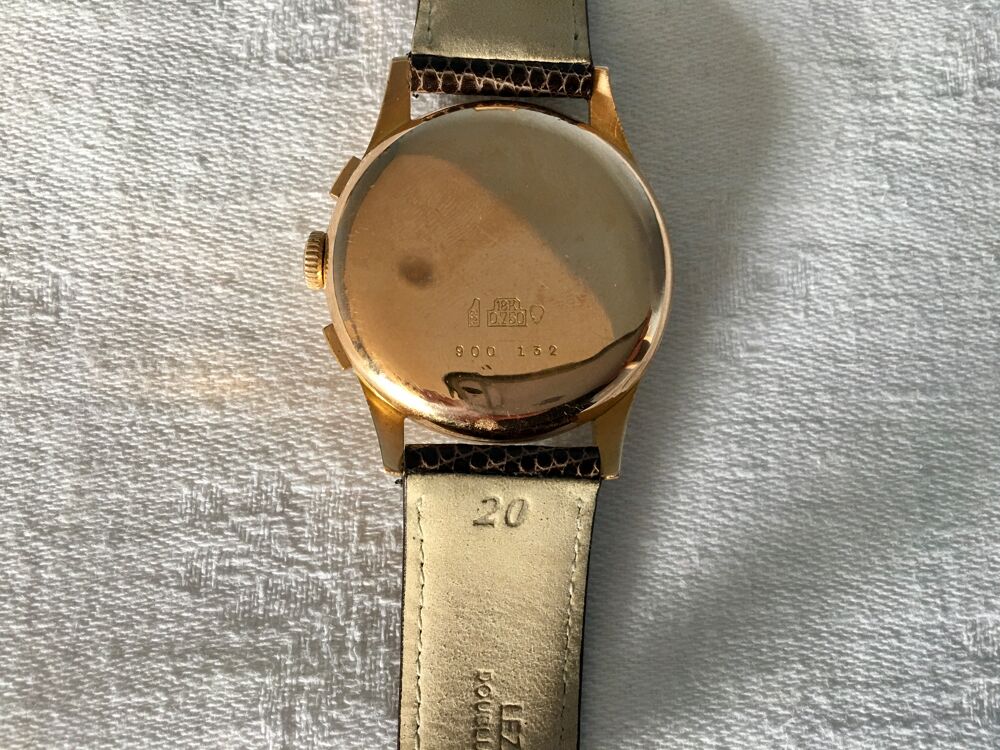 Montre chrono m&eacute;canique en or massif, ann&eacute;es 50, Ogival Bijoux et montres