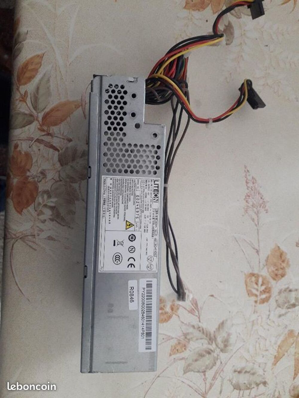 Bloc d' alimentation LITEON PE-5221-08AP. Matériel informatique