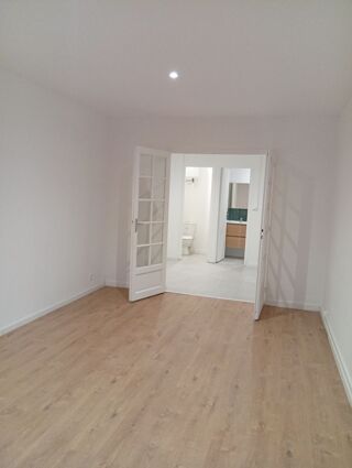  Appartement à louer 1 pièce 32 m²
