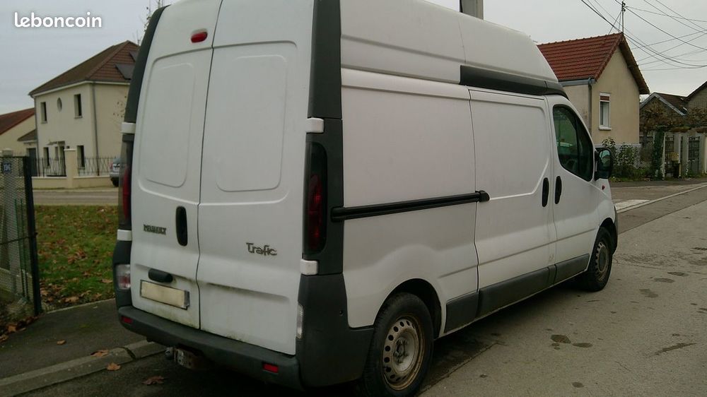 Trafic DCI L2 H2 2005 occasion 10000 Troyes