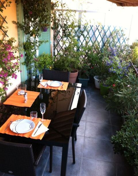 TABLE DE JARDIN AVEC PLATEAU EN VERRE Nice (06)