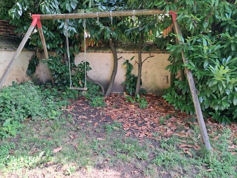 balancoire en bon etat  100 Nogent-le-Rotrou (28)