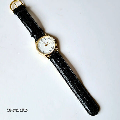 Montre homme ou femme  LIP classique cuir mtal dor quartz, 30 Saumur (49)