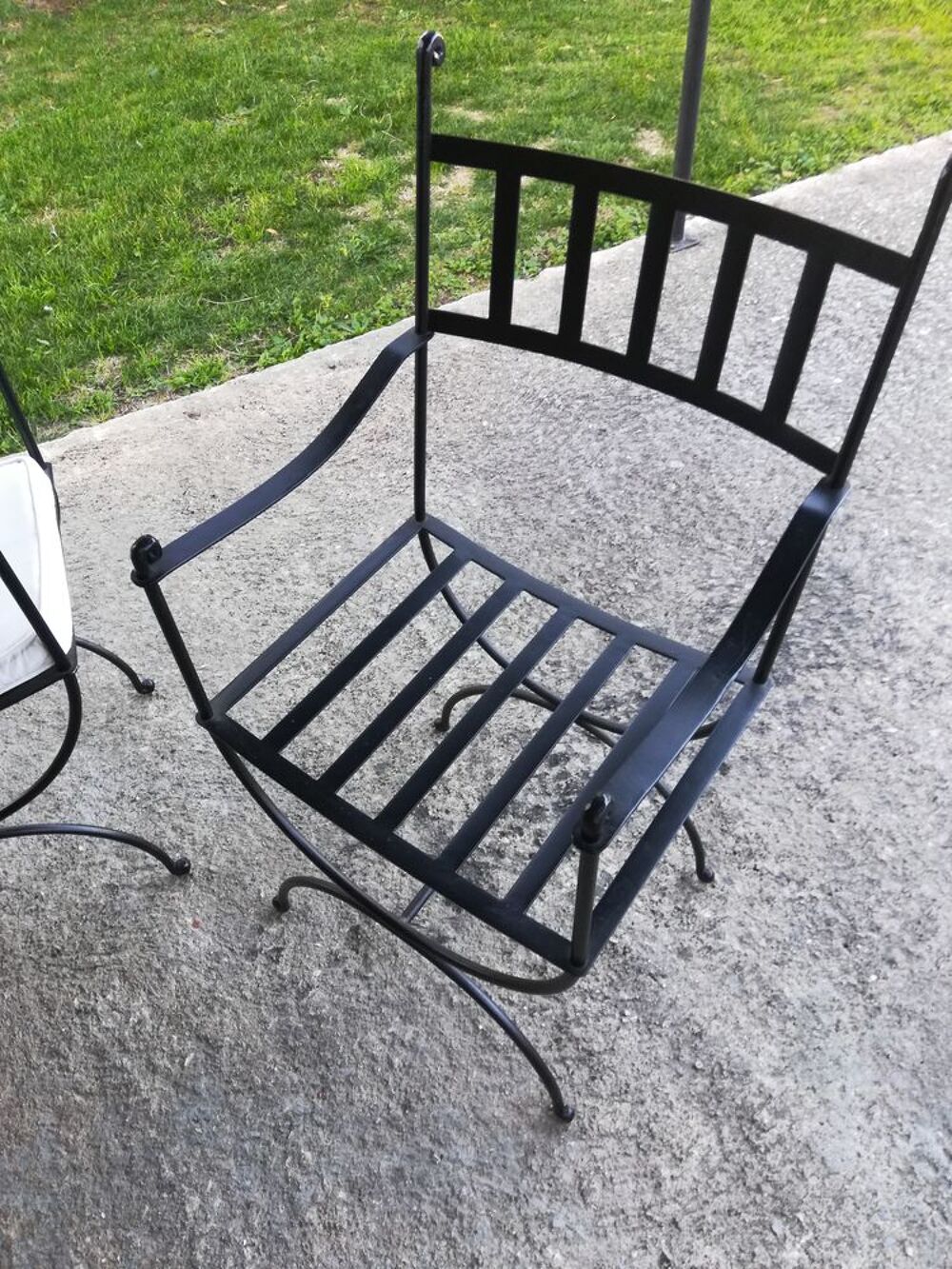  2 Chaises en fer forg&eacute; Meubles