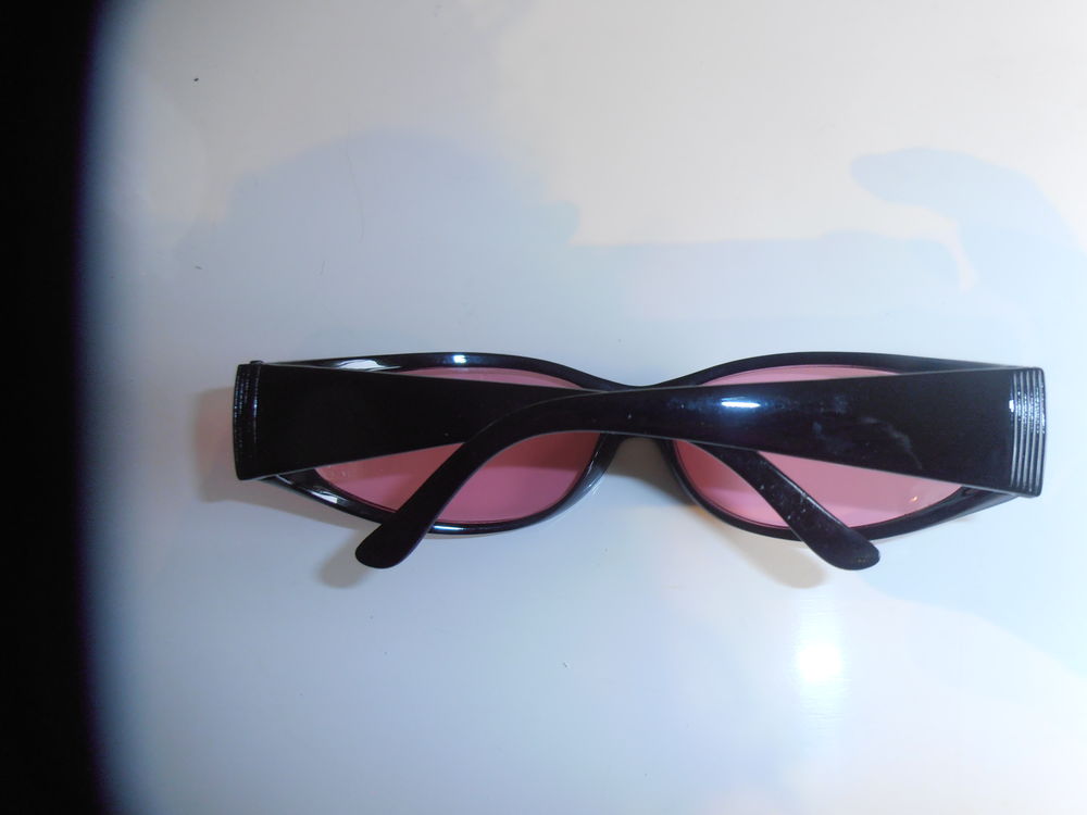 Lunettes solaires verres roses (27) Maroquinerie