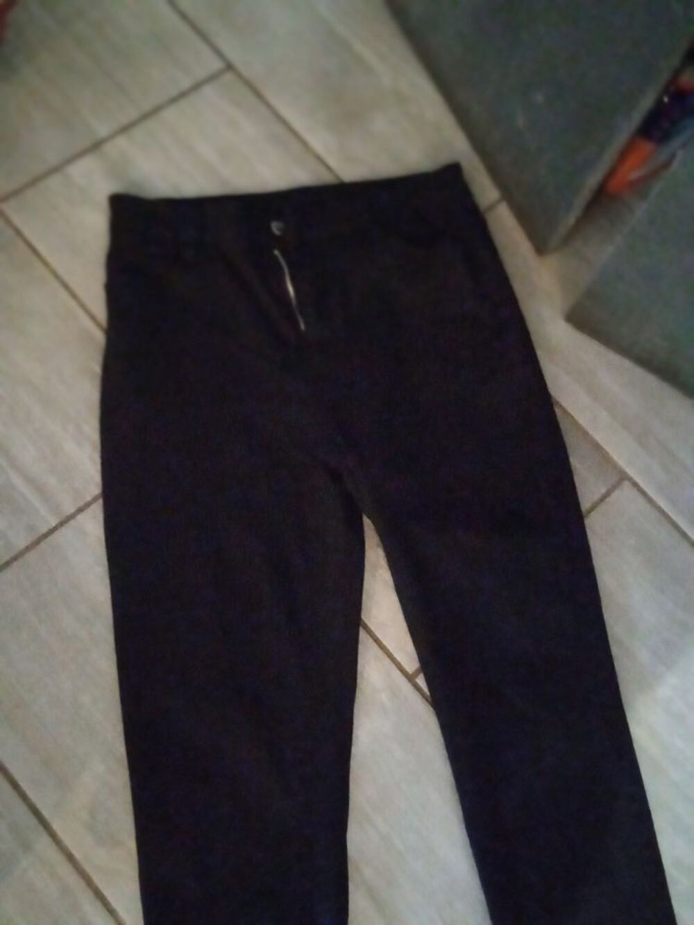 Pantalon noir taille L longueur de jambes 97 cm 70 % coton 2 Vêtements