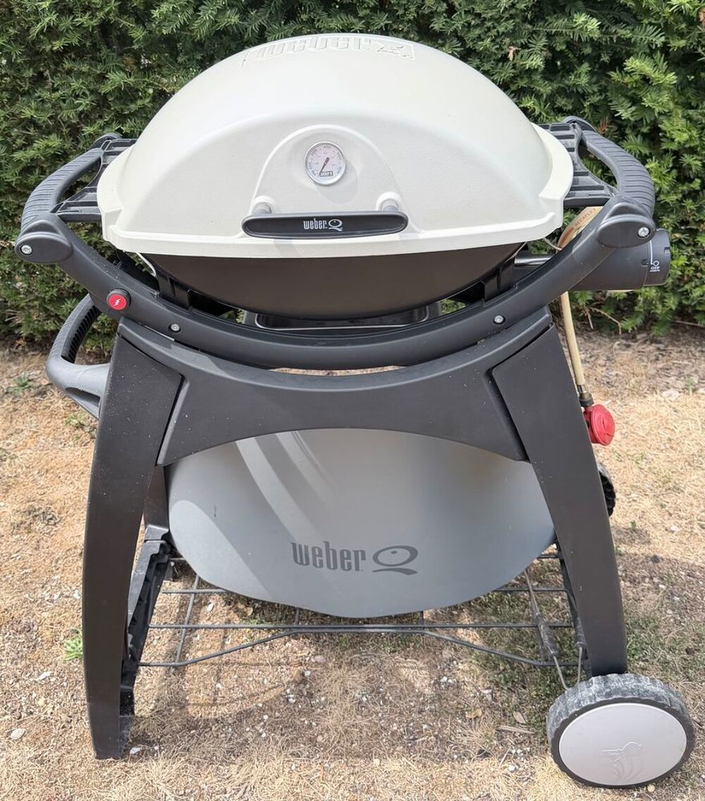 WEBER Q220 - Gaz-Stand Deluxe + Housse Weber Jardin