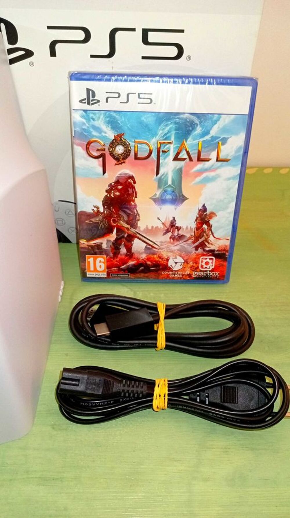 PS5 Slim Version CD Etat NEUF + 1 Jeu Consoles et jeux vidéos