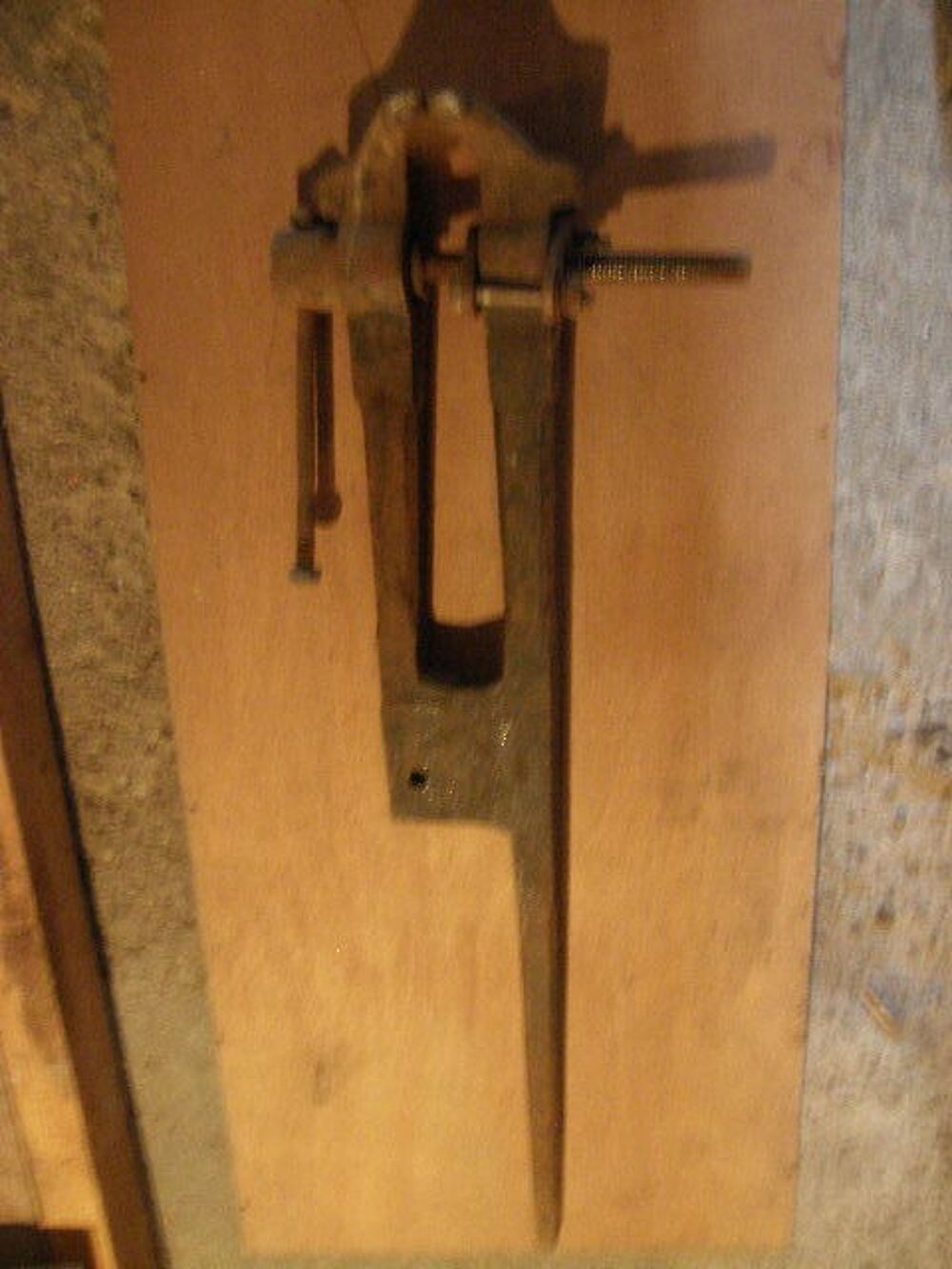 &eacute;tau sur pied Bricolage