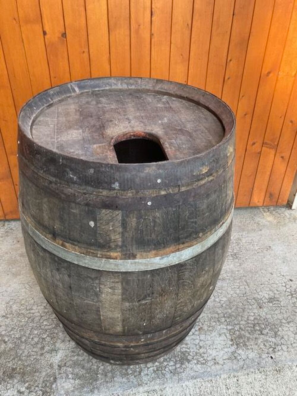 Tonneau bois d'occasion 220 Litres pour d&eacute;co Décoration