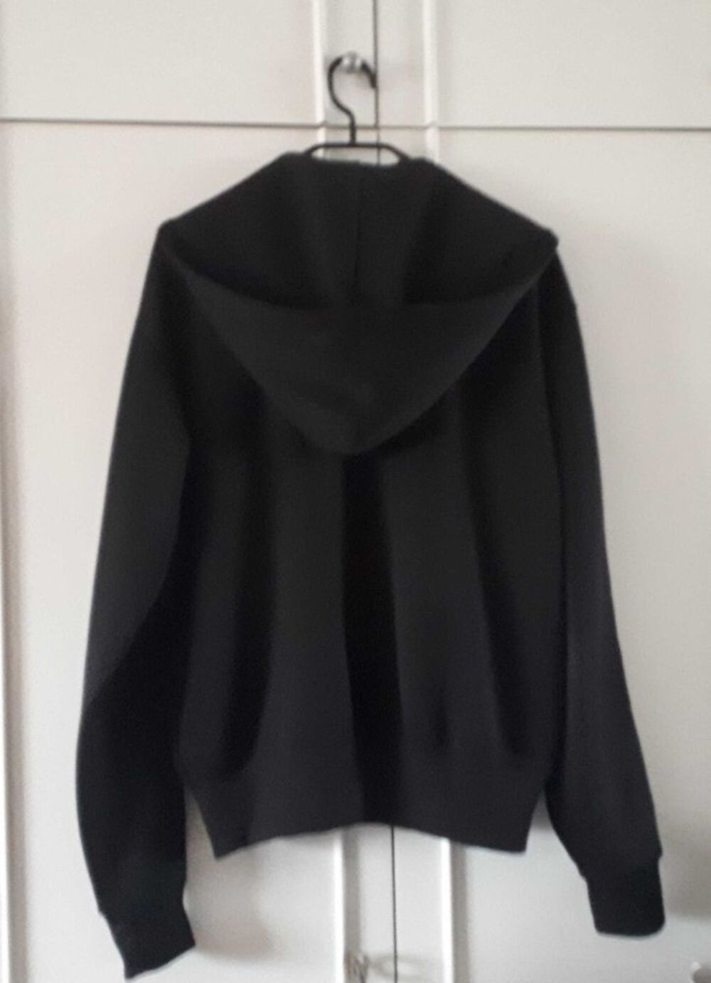 Veste Adidas &agrave; capuche noir et dor&eacute;e M Vêtements