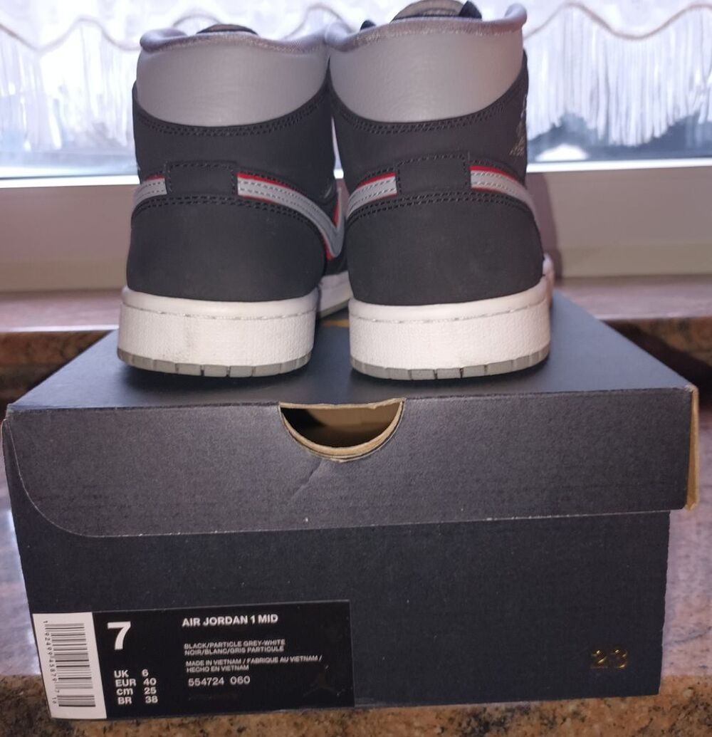 basket jordan mid Chaussures
