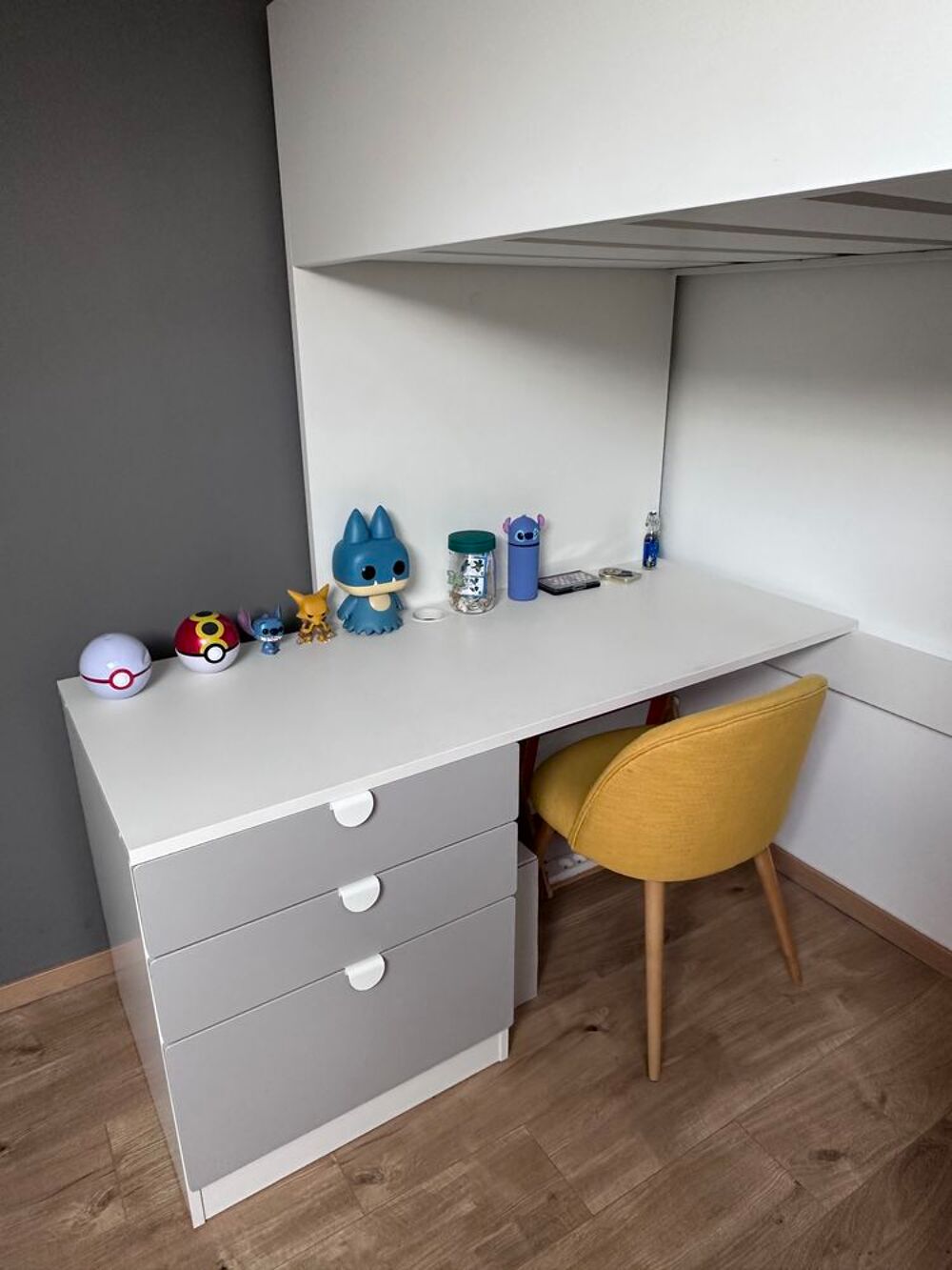 Lit mezzanine IKEA avec bureau et commode int&eacute;gr&eacute;s Mobilier enfants