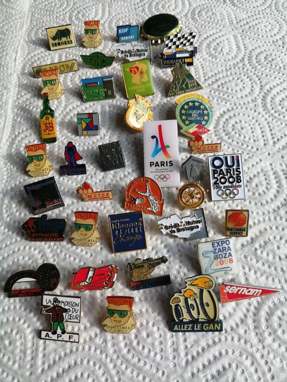 collection c73 pins 40 unit&eacute;s 20€
