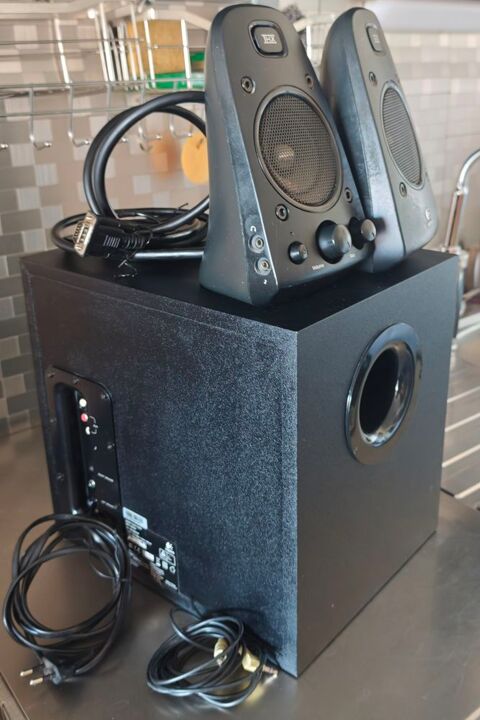 Enceintes 2.1 Logitech computer Speaker système Z623 en tbt Montfavet (84)