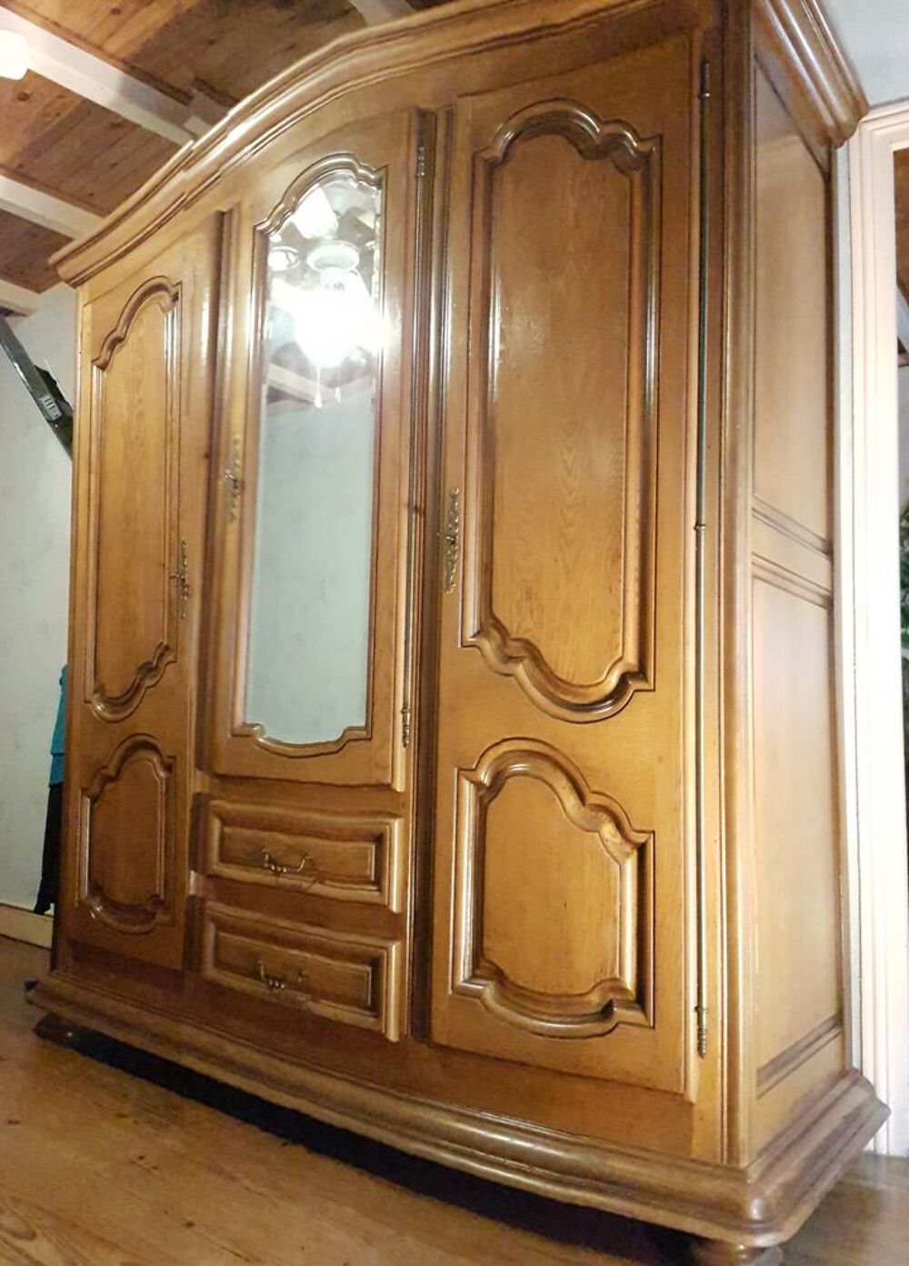 Armoire en ch&ecirc;ne massif (&eacute;tag&egrave;res/tiroir/penderie) Meubles